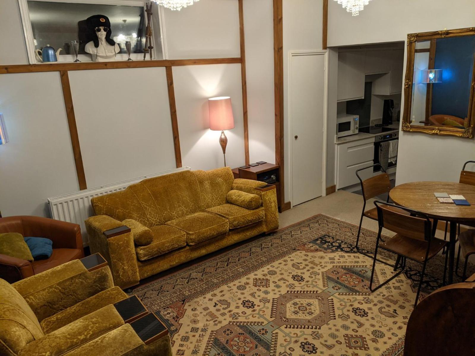 Apartment Lovely Stable Mews In Hidden Location Royal Tunbridge Wells