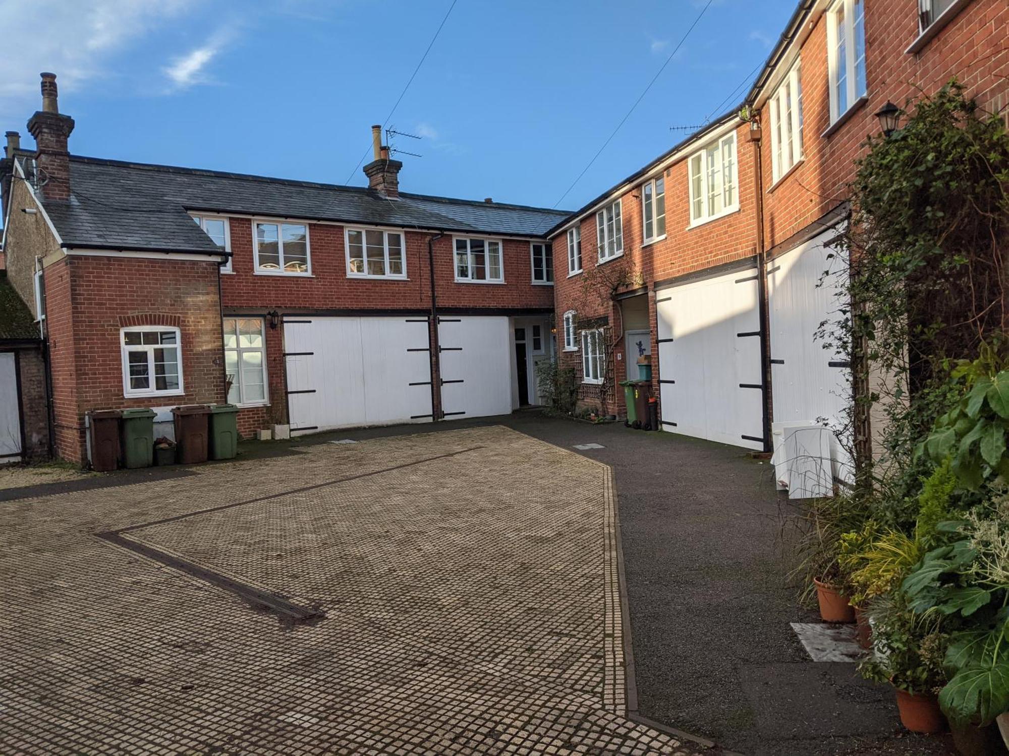 Apartment Lovely Stable Mews In Hidden Location Royal Tunbridge Wells